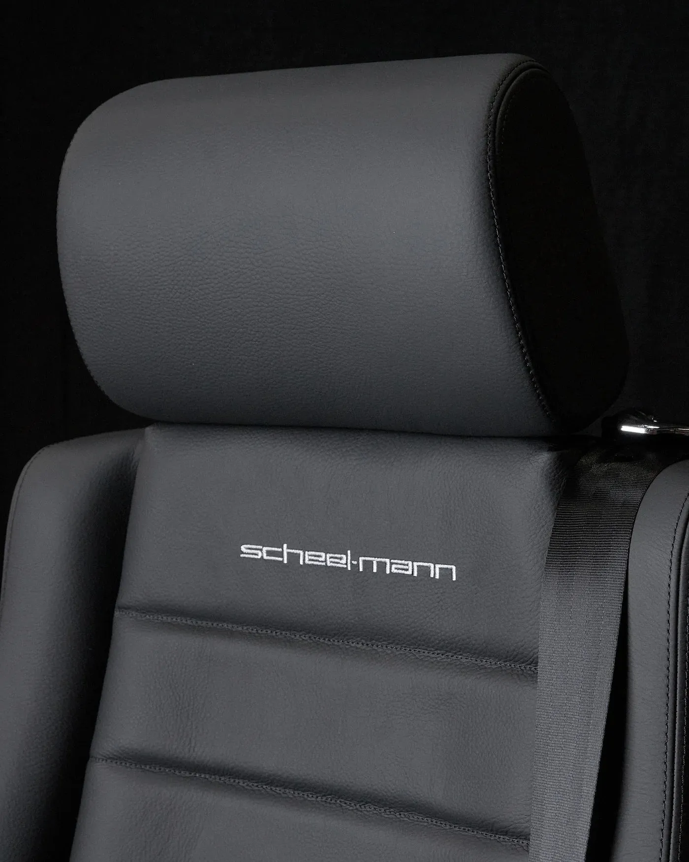 Scheel-Mann Vario F with Integrated Seatbelt