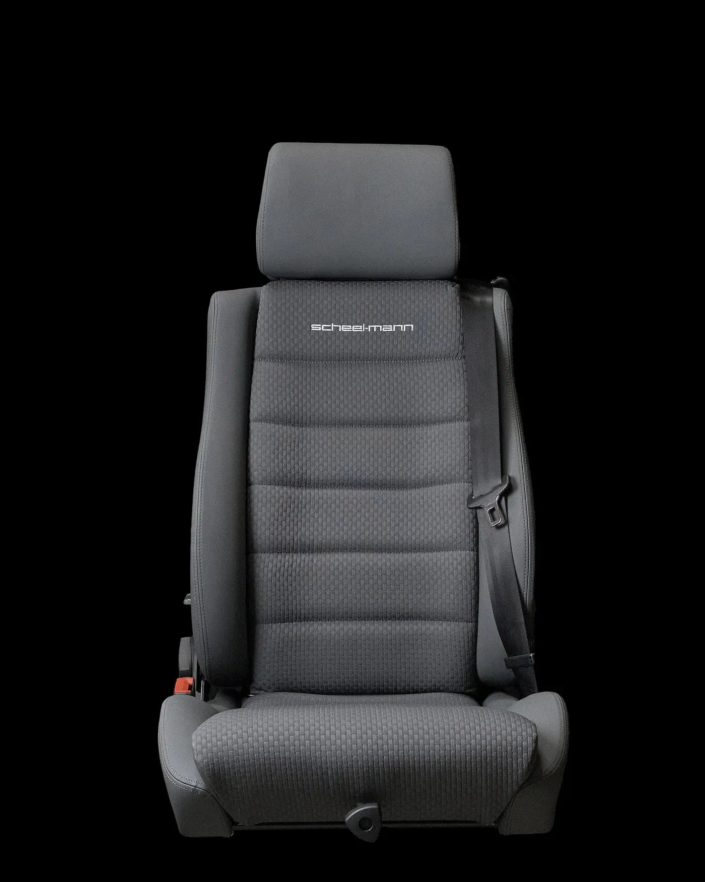 Scheel-Mann Vario F with Integrated Seatbelt