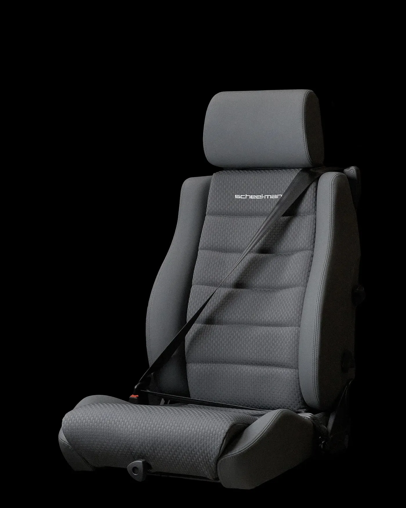 Scheel-Mann Vario F with Integrated Seatbelt