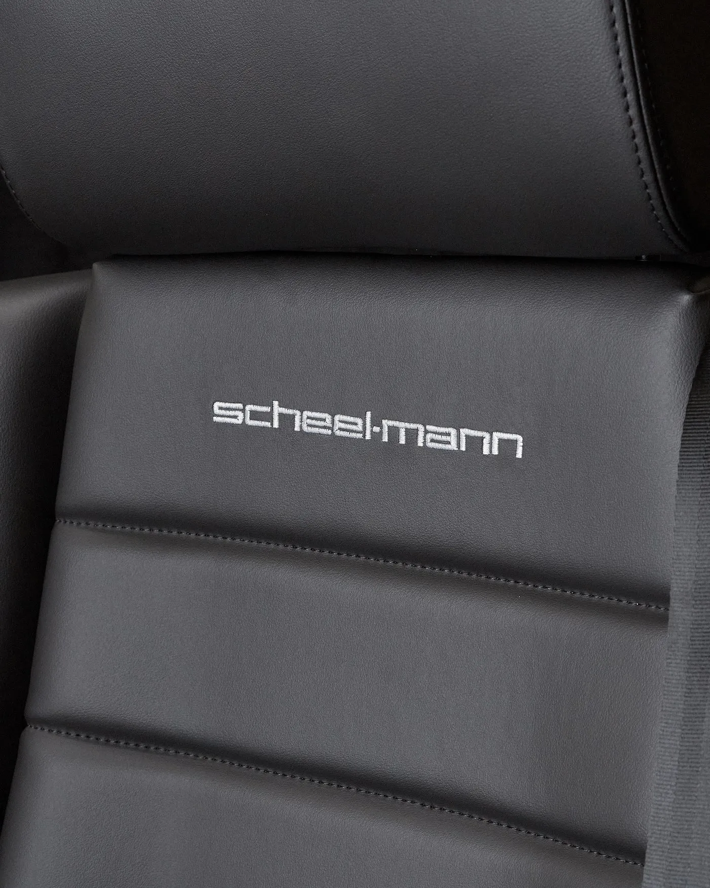 Scheel-Mann Vario F with Integrated Seatbelt