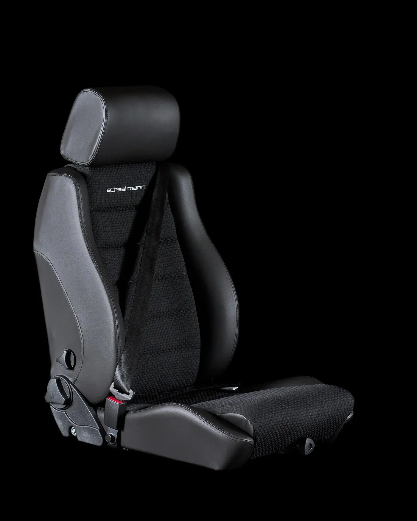 Scheel-Mann Vario F with Integrated Seatbelt