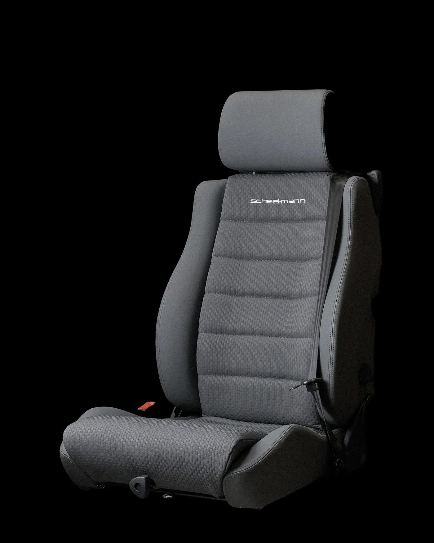 Scheel-Mann Vario F with Integrated Seatbelt